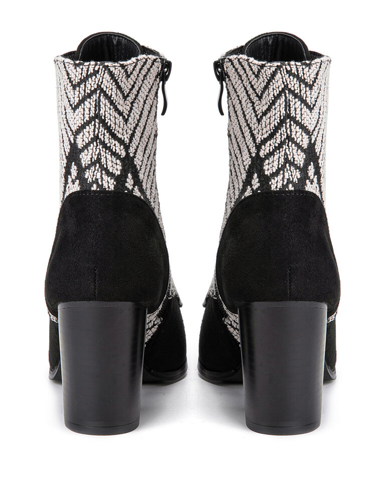 
	Large Size Women Casual Black & White Chevron Pattern Comfy Side-zip Heeled Boots